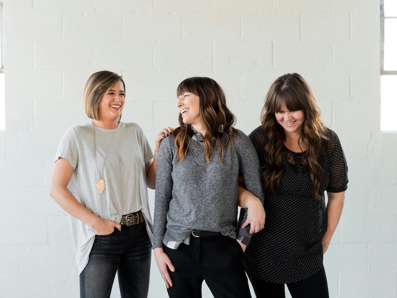 mythes leadership feminin adam winger unsplash
